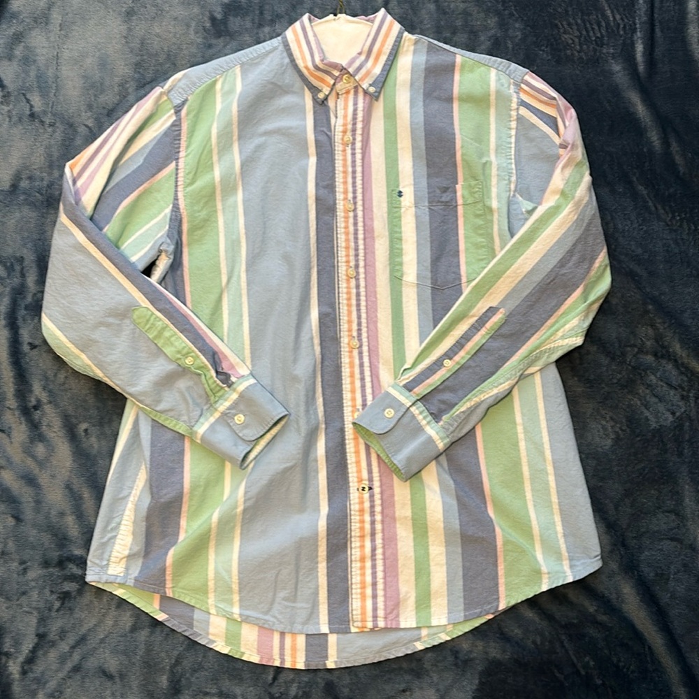 Izod Saltwater Relaxed Classics Button Down Long Sleeved Oxford Shirt